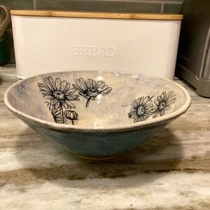 Handmade pottery daisy 🌼 accent stoneware bowl handcrafted one of a kind